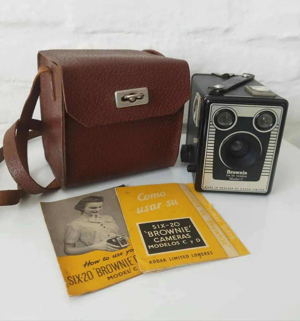 Camara Antigua Kodak Brownie Six 20 Ingles Caja Manuales Uso Negro