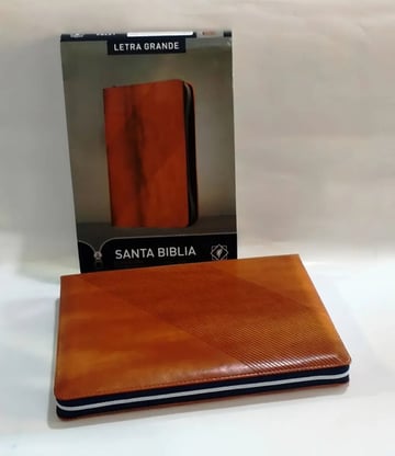 Biblia Ntv Letra Grande Con Cierre, Simil Piel Marron