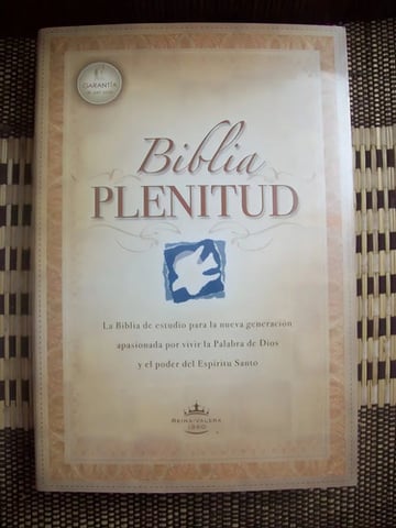 Portada de Biblia De Estudio Plenitud Rvr60 Tapa Dura