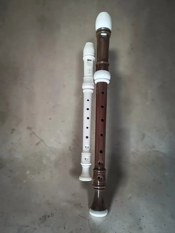 Flauta Yamaha Soprano + Flauta Melos Escolar Barroca Blanca Y Marron