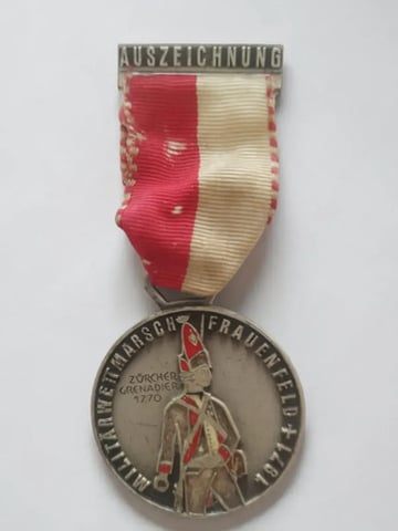 Medalla Insignia Deportiva Gelandelauf 1962 Vintage