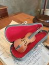 Adorno Violín Miniatura Decorativo Con Estuche Vintage — imagen 1