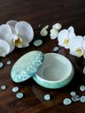 Alhajero Limoges Francia Decor Main 13 Cm Verde Claro — imagen 3
