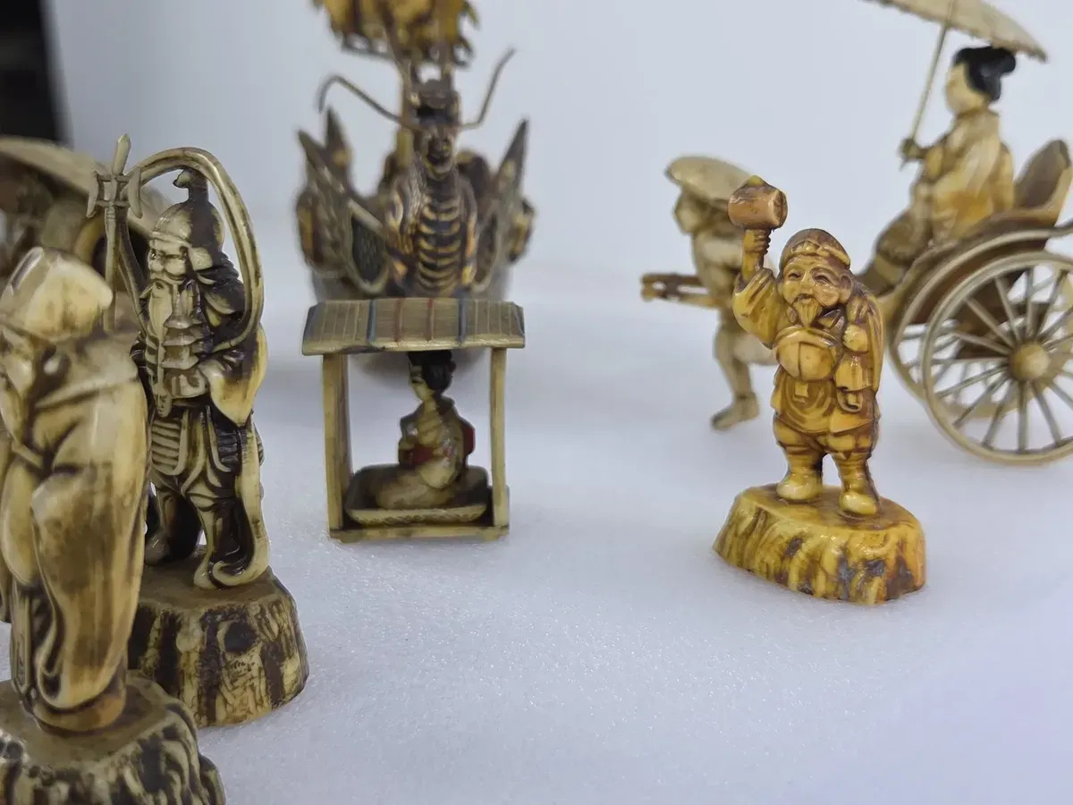 Lote 11 Figuras Japonesas Fortuna Resina Simil Marfil Dioses Beige — imagen 6