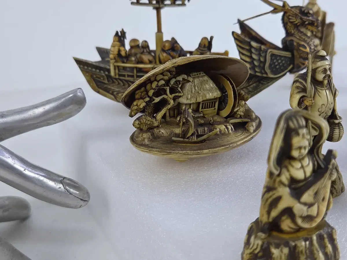 Lote 11 Figuras Japonesas Fortuna Resina Simil Marfil Dioses Beige — imagen 7
