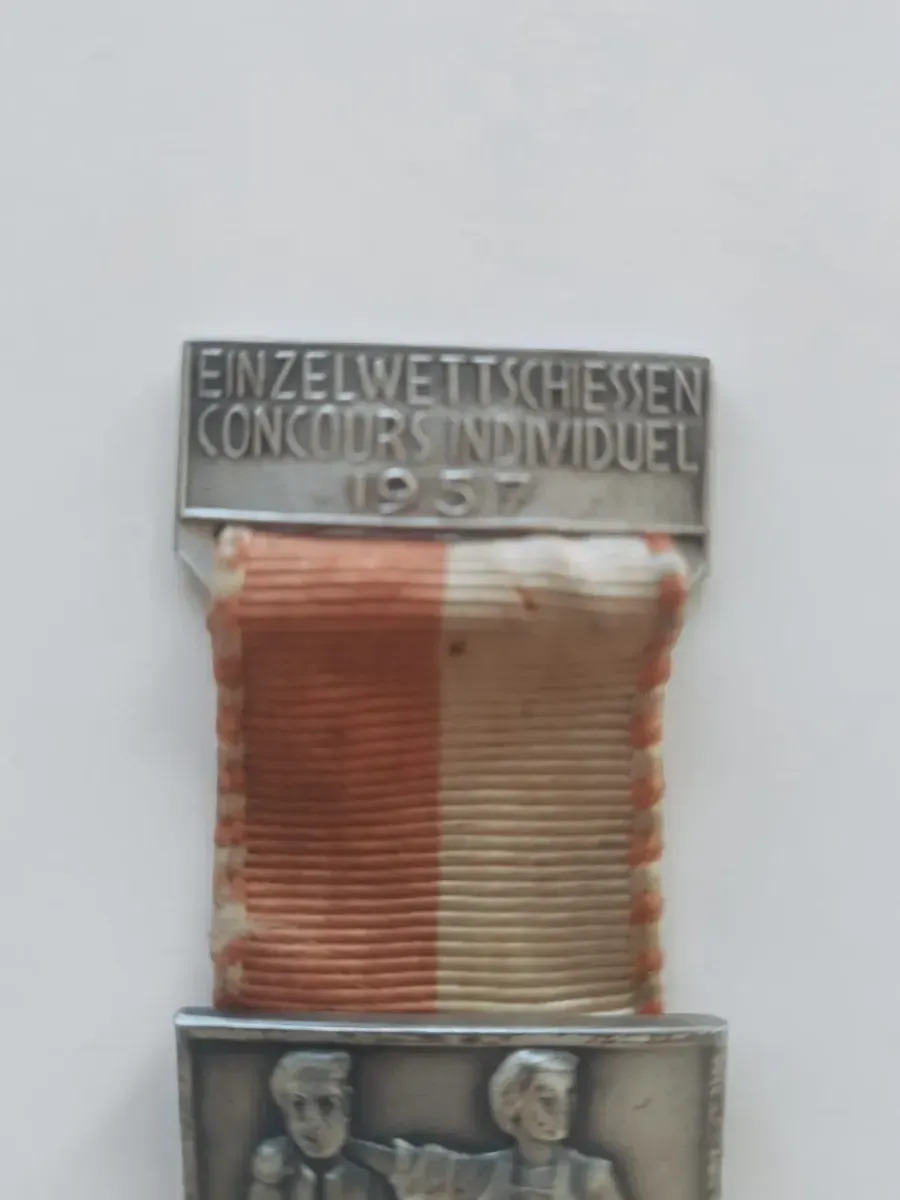 Medalla Suiza Krienser Waffenlauf 1963 Huguenin — imagen 4
